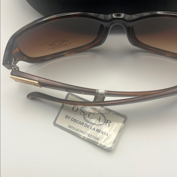 Oscar De La Renta Tortoise Sunglasses - Picture 9 of 9